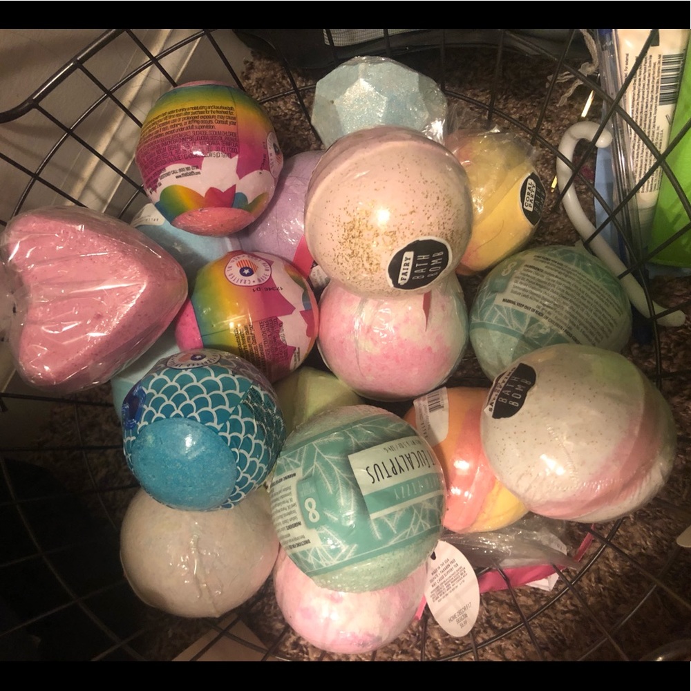 17 Bath Bombs